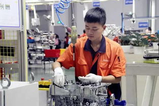 到義烏動力小鎮(zhèn)吉利工廠去參觀 佛堂小學(xué)師生感受現(xiàn)代工業(yè)的魅力