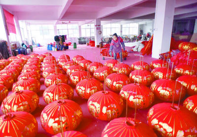 來料加工 助推鄉(xiāng)村振興