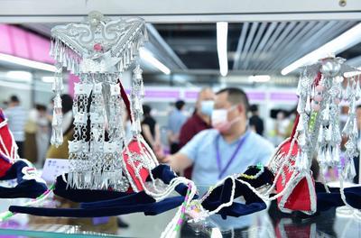 浙江省巾幗共富高質量發展來料加工推進會義烏舉行