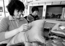 來料加工造福農婦(圖)_網易新聞中心