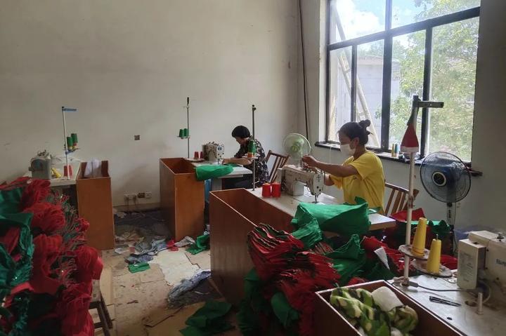 牢記總書記囑托 建設重要窗口┃小產品做出大市場--從來料加工感受服務群眾的首創力量