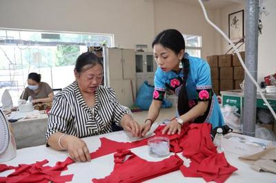 【齊心石榴籽】“小工坊”撬動“大民生” 群眾增收底氣足